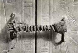The unbroken seal on Tutankhamun’s tomb, untouched for 3,245 years. (1922)
