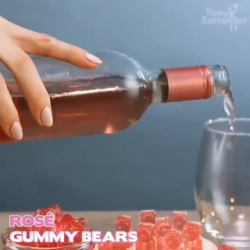 Wine gummy bears