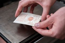 Energy-harvesting card treats 5G networks as wireless power grids