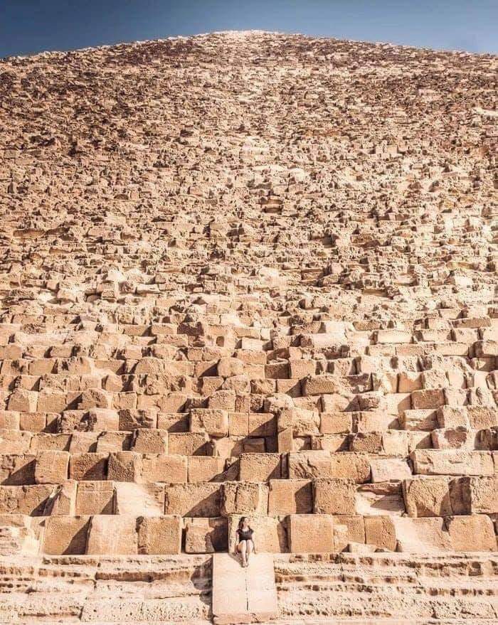 A photo putting the size of the Great Pyramid of Giza into perspective.