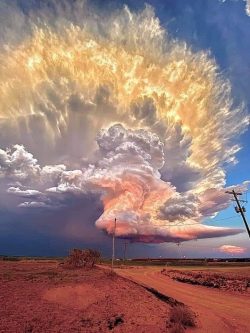 West Texas storm chaser Laura Rowe captured the picture of a lifetime, fantastic shot of a matur ...