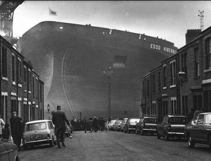 The Esso Hibernia under construction, Wallsend shipyard, 1970.Northumbria and her sister ship Hi ...